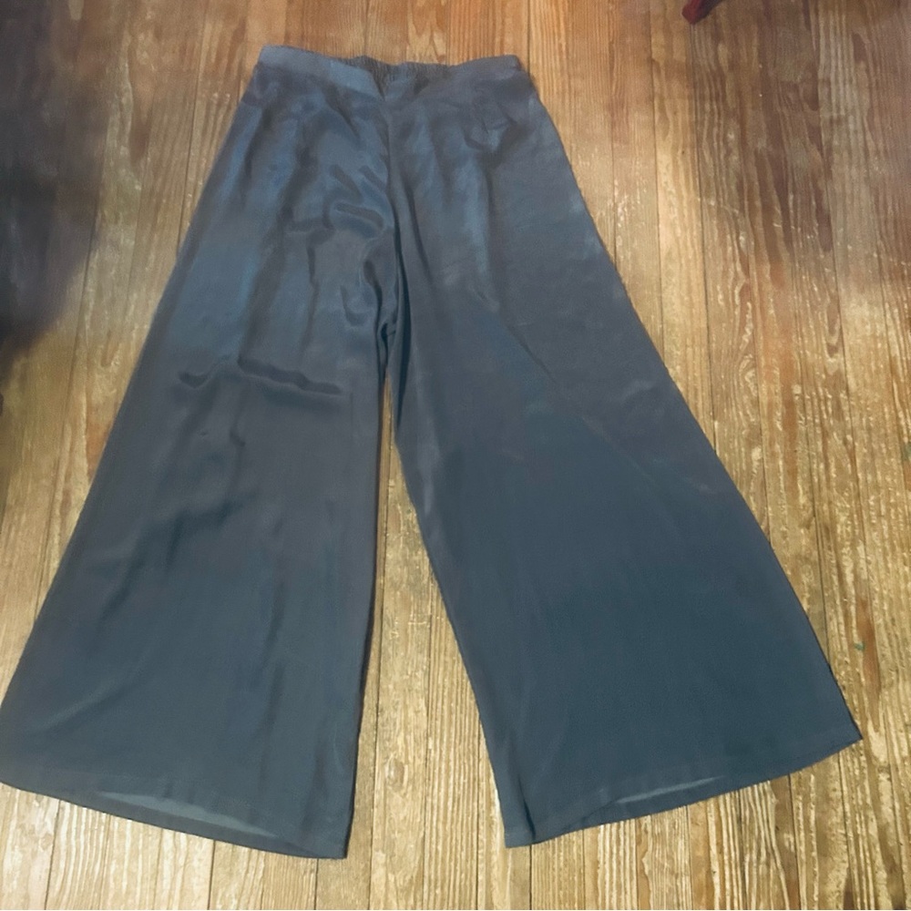 Silvery Grey Flowy Fabric Extra Wide Leg Palazzo Pants sz M